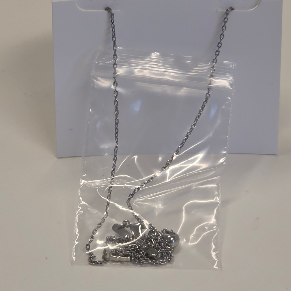 Kendra Scott Silver Pave Crystal Bow Pendant Necklace with Pearl Accents New - Picture 6 of 10